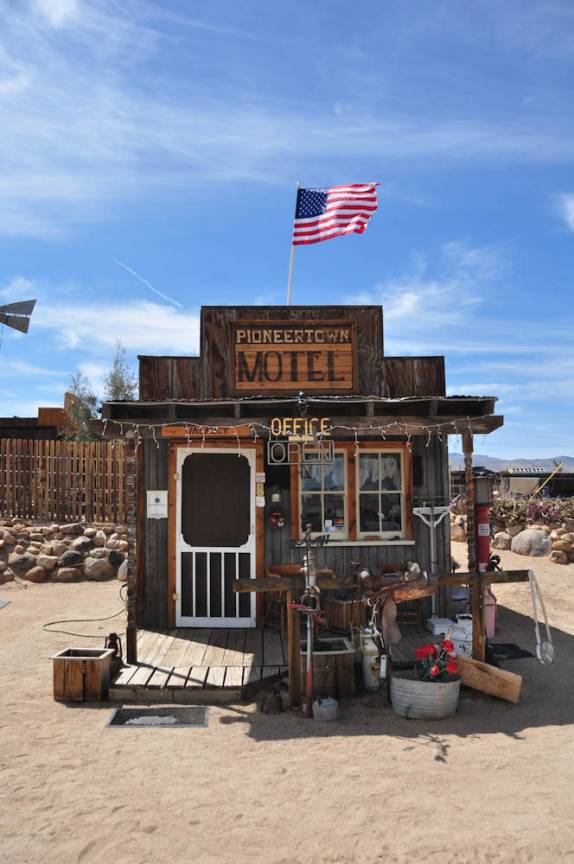 Nosso motel em Pioneertown, na Califórnia, nos Estados Unidos